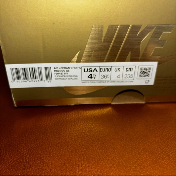 Jordan 1s Black Gold - Picture 3 of 4